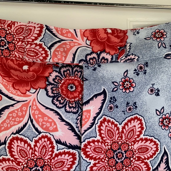 •Alanni By Donny Brook• Floral Cropped Pants - 12 - Picture 4 of 9